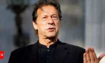عمران خان: پاکستان به سمت فاجعه قریب الوقوع پیش می رود، ممکن است با وضعیتی مشابه پاکستان شرقی روبرو شود
