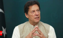 پاکستان در حال بررسی ممنوعیت حزب عمران خان: وزیر
