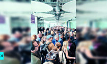 مسافرانی که به انگلستان می‌روند با انتظار طولانی مواجه می‌شوند زیرا مشکلی باعث بسته شدن دروازه‌های الکترونیکی می‌شود